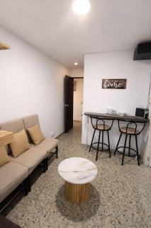Serene Apt TV Kitchen Laundry Medellin - 8