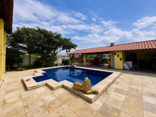 Casa de Praia com Piscina no Porto das Dunas, 7 Quartos e Garagem para 6 Carros, 5min da Praia - 9