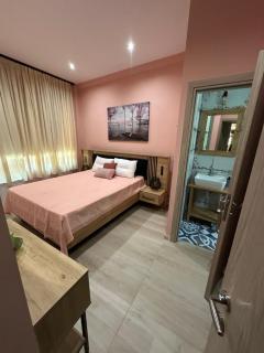 Cleos House - 2