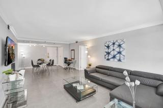 Beautiful Ocean View Condo with Resort Amenities, Pools, Sauna and Gym 711 - 4