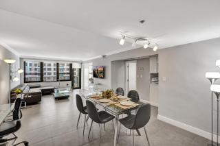 Beautiful Ocean View Condo with Resort Amenities, Pools, Sauna and Gym 711 - 3