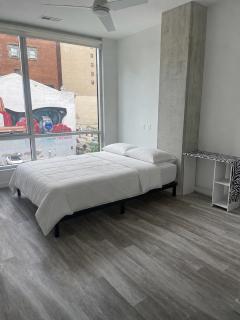 In The City- Private Room - 0
