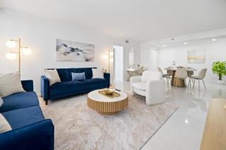 Comfortable 2-Bedroom Condo Retreat with Resort Facilities 1108 - Miami Beach - 0