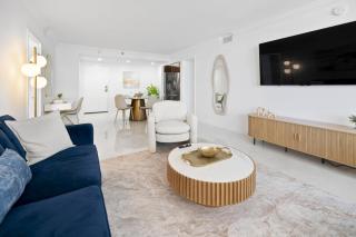Comfortable 2-Bedroom Condo Retreat with Resort Facilities 1108 - Miami Beach - 3