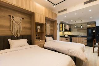 17th Floor Stunning Views Stylish Studio - 4