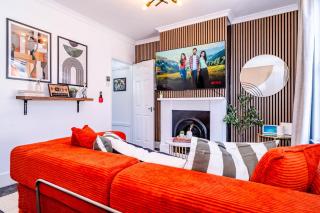 Bold Boutique look - Sleeps 10 - Garden - Parking - 0