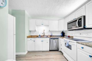 Gulf Front Condo w Pool Tennis Courts & more - 3
