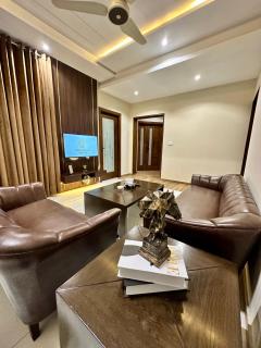 Signature Suites 2 - 8
