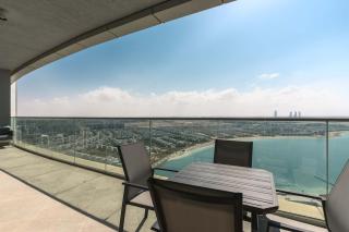 20th Floor 2-Bedroom Panoramic Lagoon View - 4