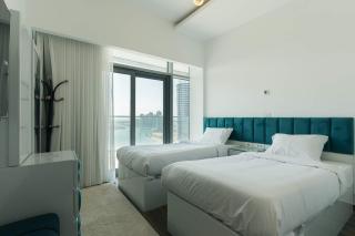 20th Floor 2-Bedroom Panoramic Lagoon View - 3