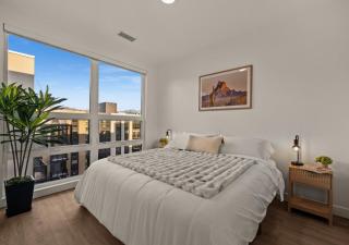 Elevated SLC Stay Pool Sauna Retreat - 4
