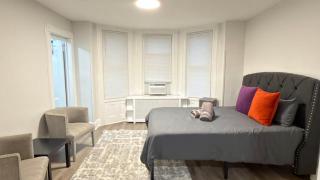 Newly Renovated 3BR with Den Sleeps 8 Near NYC - 9