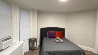 Newly Renovated 3BR with Den Sleeps 8 Near NYC - 2