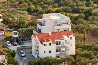 Apartments by the sea Slatine, Ciovo - 27947 - 4