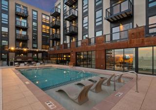 Luxury Retreat Pool Sauna Parking - 9