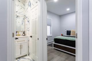 Modern Escape 3BR Apt with Parking - 3