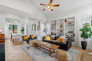 Bright & Spacious Family Retreat - 9