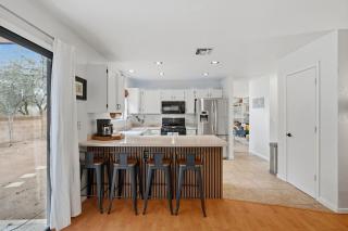 Bright & Spacious Family Retreat - 6