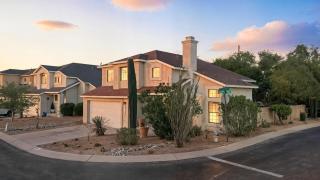 Bright & Spacious Family Retreat - 1