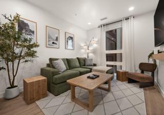 Downtown SLC 2BR Pool Sauna Parking - 8