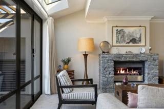 Lakefront Luxury - 3