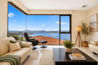 The View Sandy Bay 5 bedroom - 9