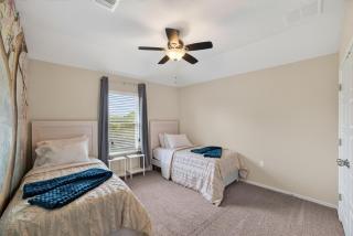 The Landing Pad ATX, Entire Home, Sleeps 8, 4BR, Near Airport, COTA, UT Austin, - 2