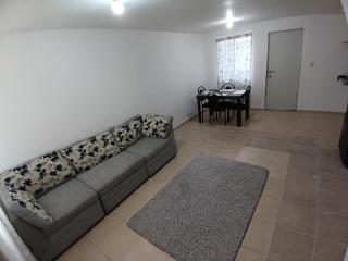 1 habitación con área comunes de la casa compartidas 7 minutos del Aeropuerto - 5