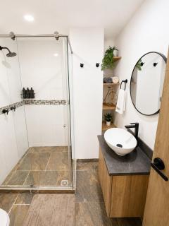 The Lucrum Modern 2BR in Medellín - 9