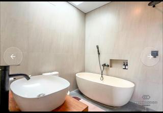 Peaceful 2BR Modern Oasis in Tumbak Bayuh - 2