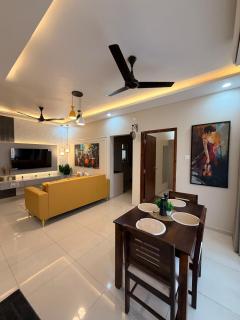 Poolfront Vintage Home 3 Bedrooms Nearby Beaches South Goa - 1