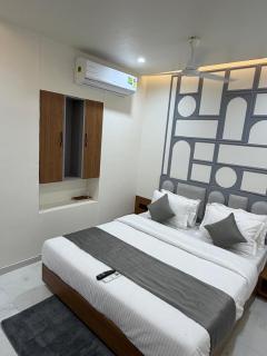 hotel the leora - 2