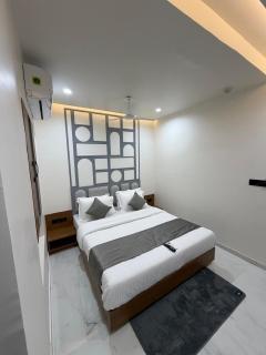 hotel the leora - 1