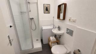 Apartment für Berufstätige mit 5 Einzelbetten, Smart TV, Küche, WIFI, Balkon, WaMa - 6