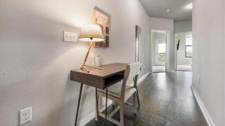 Landing Stylish 2BD Gym Pool - 1