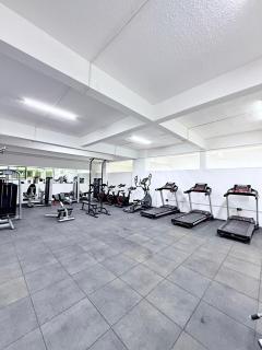 Luxury 2 Bed Apartment-Gym Pool and Rooftop View - 1
