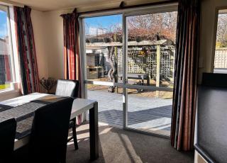 'Stay in the Loop' Spacious Family Retreat in Te Anau - 4