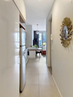 Sunny 1b in heart of South Bris by Custom Bnb Hosting - 3