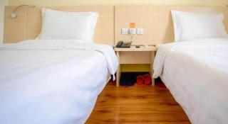 7Days Inn Tianjin Fifth Avenue Youyi Road Branch - 2