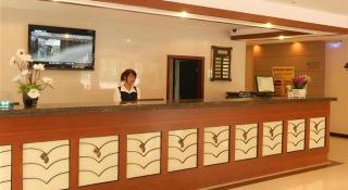 GreenTree Inn Taicang Baolong Square Hotel - 8