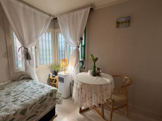 Itaewon Female Only Guest House living with host - 2