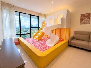 Playground Heaven 3BR unit Southkey Mosaic - 0