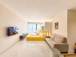 Playground Heaven 3BR unit Southkey Mosaic - 6
