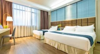 Wilson Holiday Hotel - 1