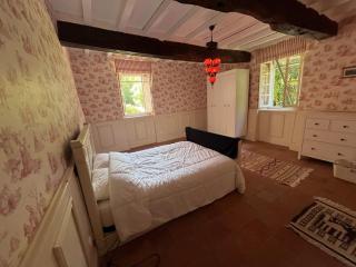 Cosy French Countryside Retreat - 0