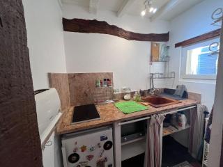 Cosy French Countryside Retreat - 7