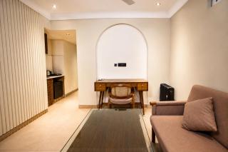 ALOHA On The Ganges 1BHK Garden & Parking Facing 221 - 6