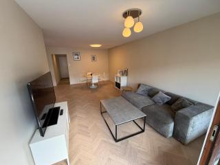 Modern and centrally located apartment with 2 bedrooms and a garage space with EV charger - 4