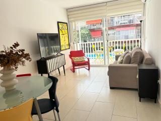 Escápate al Sol Apartamento con Piscina y Playa Cercana - 0