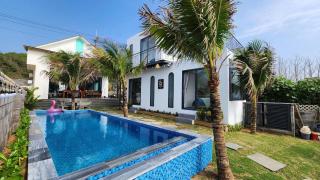 Oceanfront Escape 5BR Pool & BBQ Garden - 7